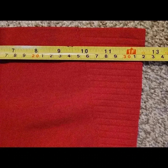 Gymshark High-Waisted Capris - Deep Pink Fitness Leggings - Picture 6 of 7